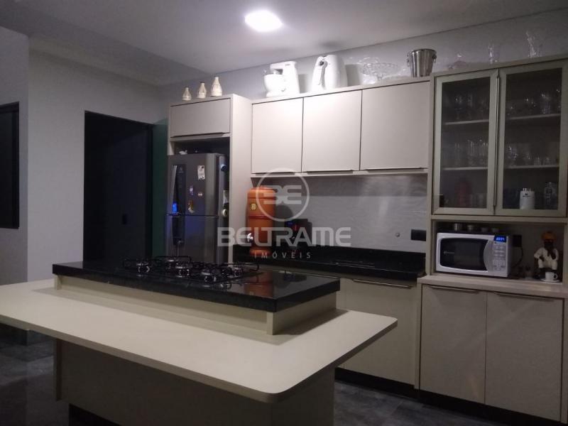 Casa - Bom Jardim- Maringá - R$850.000,00