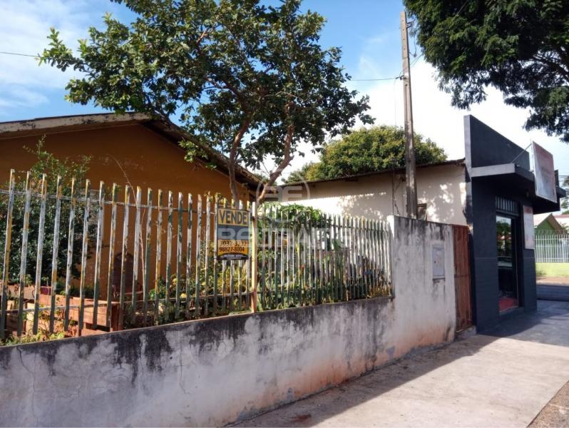 2 Casas + 1 Sala Comercial - Conj.Cidade Alta - R$425.000,00