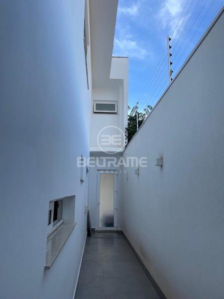 Sobrado residencial  - Zona 03 - R$1.750.000,00