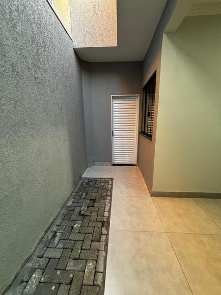 Casa  -  Jardim Dias I -  Maringá  - PR ---  R$ 473.000,00