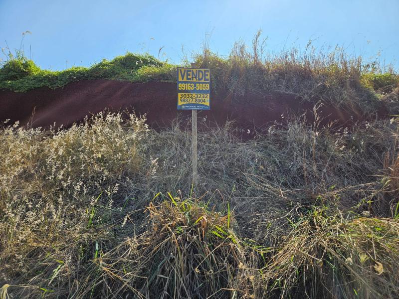 Terreno na Avenida Joaquim Duarte Moleirinho  R$ 780.000,00