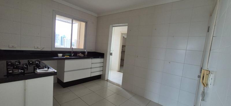 Apto -  Edificio Maíson Monet - Zona 07 - R$ 1.050.000,00 