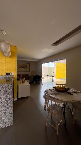 Sobrado -  Jardim Dias I  -  Maringá  -  PR  R$ 970.000,00