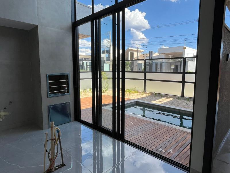 Casa    Jardim Munique   - Maringá   -  PR  R$ 995.000,00