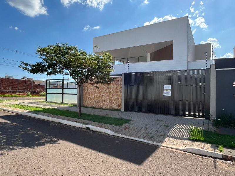 Casa    Jardim Munique   - Maringá   -  PR  R$ 995.000,00