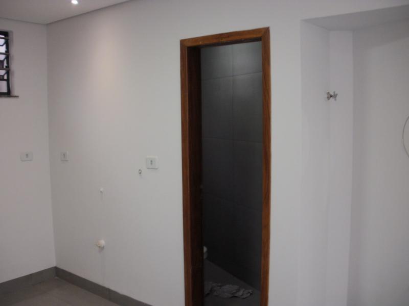 Sala Comercial - Cond. Centro Com. Pinheiros  - R$700,00