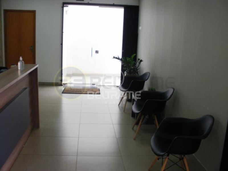 Sala Cond. Centro Medico Camélias -    R$ 229.000,00