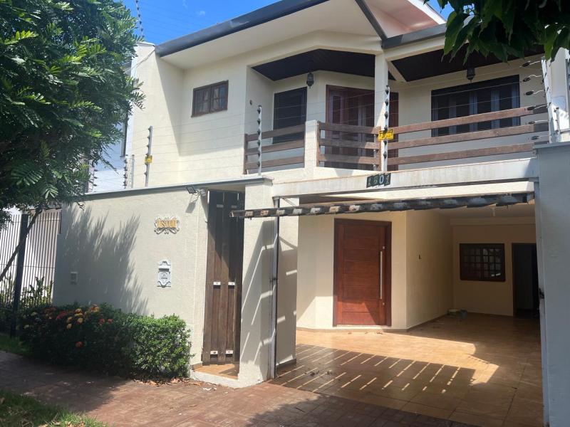 Sobrado - Jardim Iguaçu - Maringá - Pr  R$ 1.050.000,00