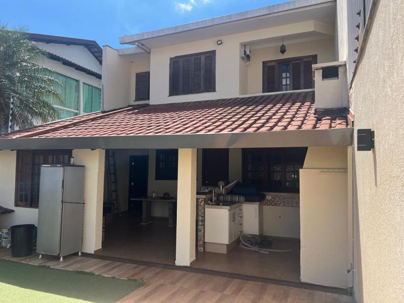 Sobrado - Jardim Iguaçu - Maringá - Pr  R$ 1.050.000,00